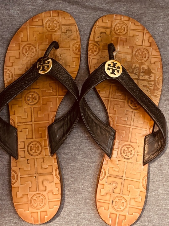Tory Burch Shoes - Tory Burch Black Leather Flip Sandals with Gold Logo